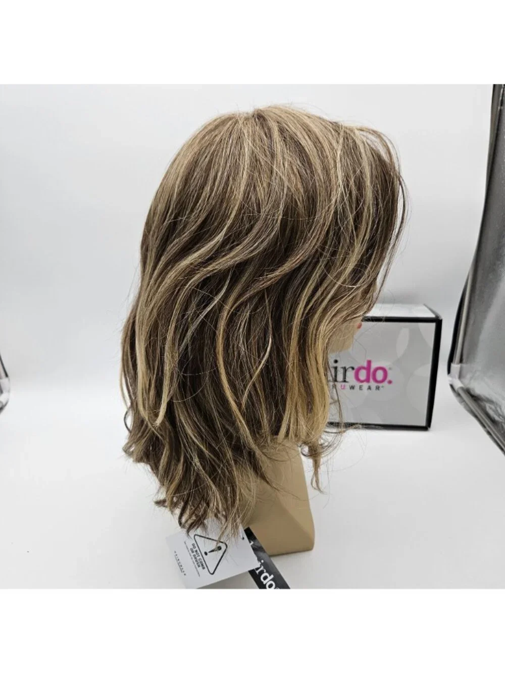 Hairdo Wig Courtside Waves Glazed Mocha Med Brown Gold R11S+ Average NWT